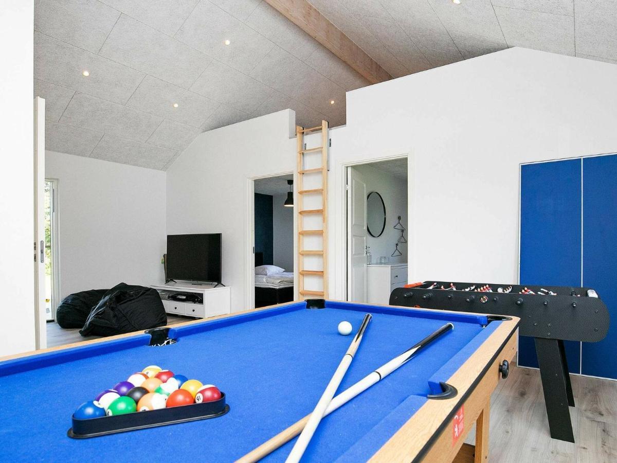 14 Person Holiday Home In V Ggerl Se Bøtø By Eksteriør bilde