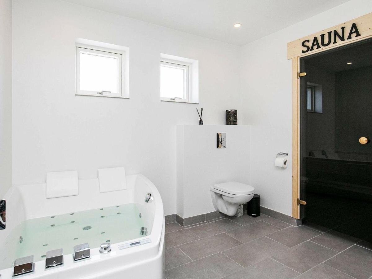 14 Person Holiday Home In V Ggerl Se Bøtø By Eksteriør bilde