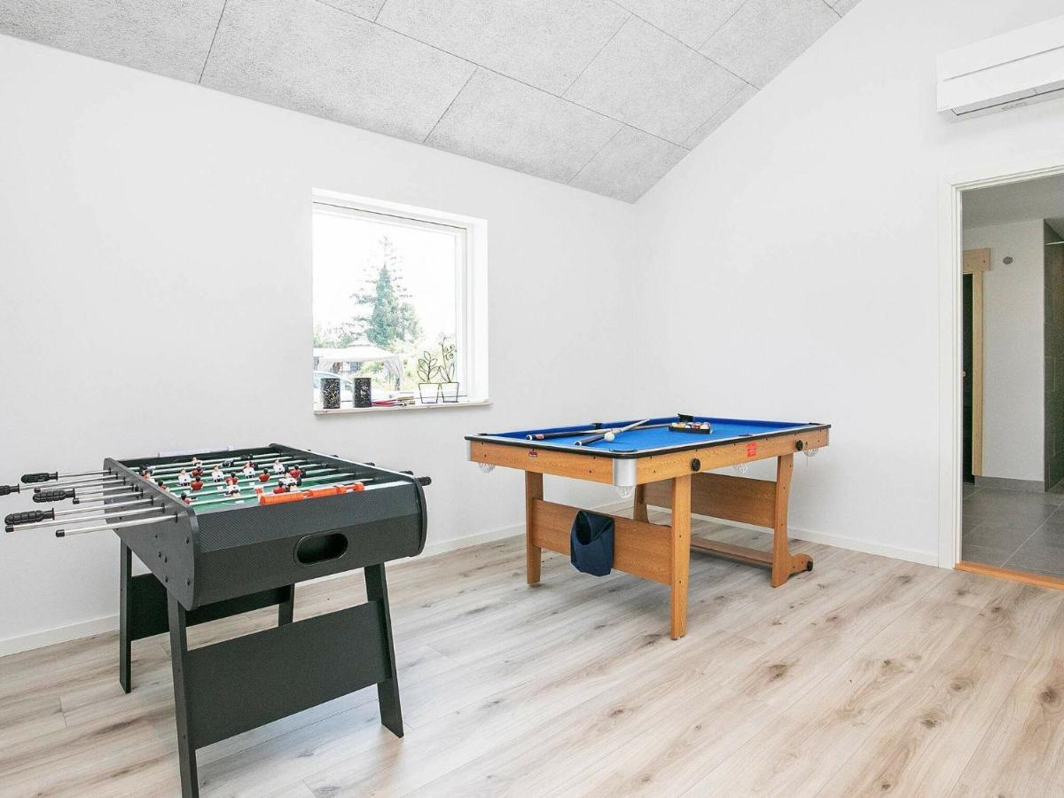 14 Person Holiday Home In V Ggerl Se Bøtø By Eksteriør bilde