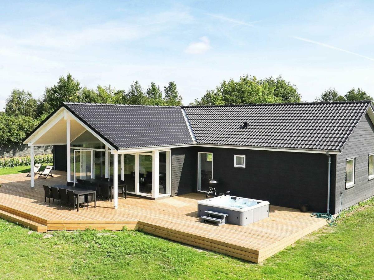 14 Person Holiday Home In V Ggerl Se Bøtø By Eksteriør bilde